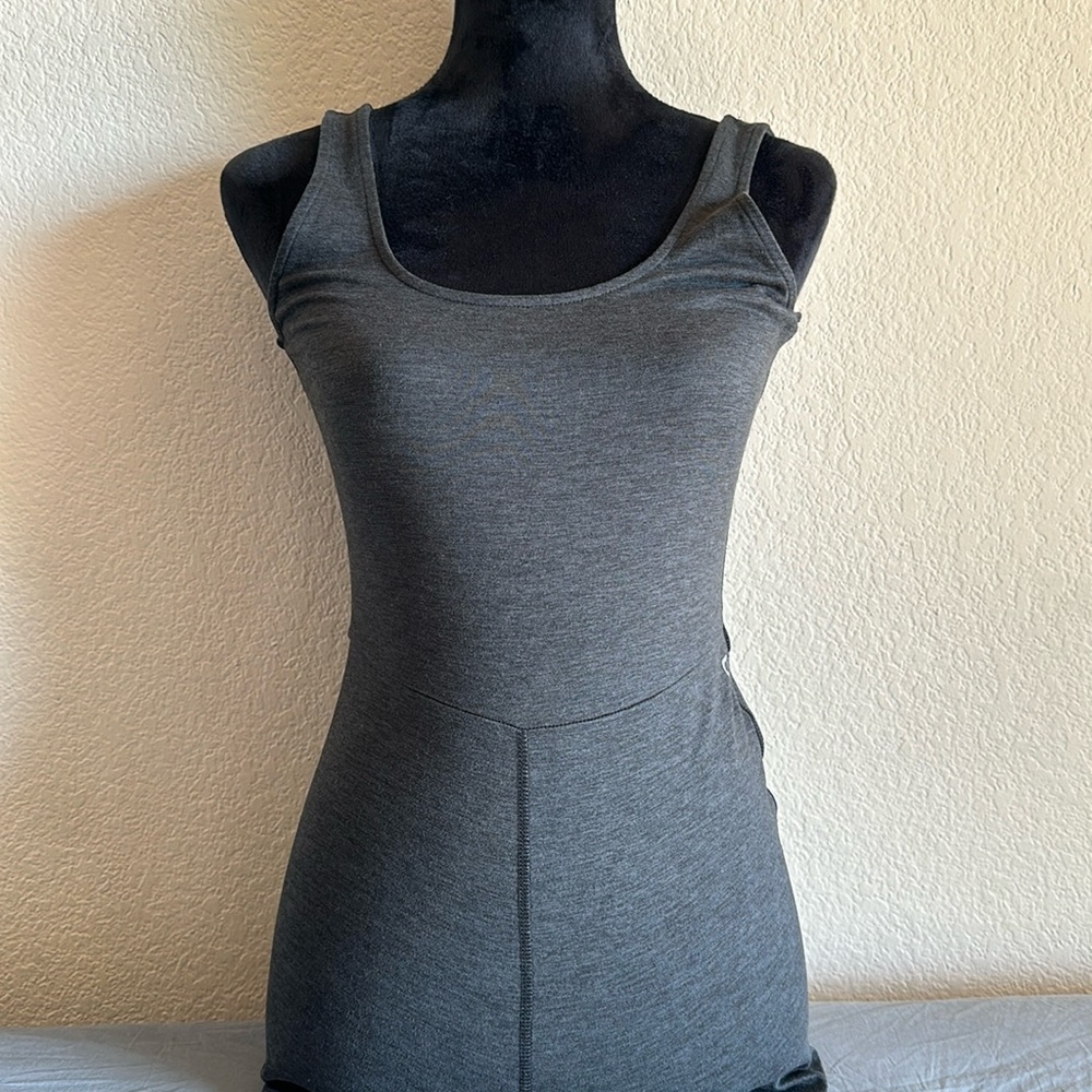 Gap Fit petite short black/grey yoga, body suit and a green one $25 each - Picture 3 of 9
